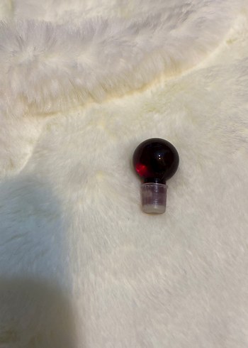 Shiseido Kadın Parfümü Koyu Kırmızı Şişe boş - Görsel 2