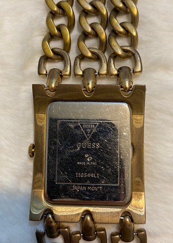 Zincir Detaylı Altın Renk Guess Kadın Saati orjinal - Görsel 3