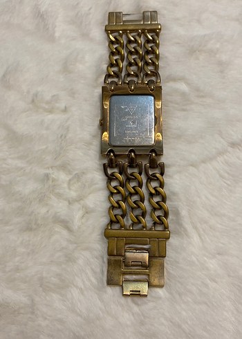 Zincir Detaylı Altın Renk Guess Kadın Saati orjinal - Görsel 4