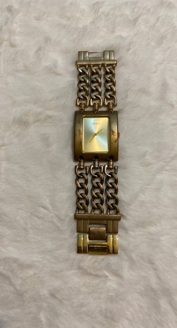 Zincir Detaylı Altın Renk Guess Kadın Saati orjinal - Görsel 2