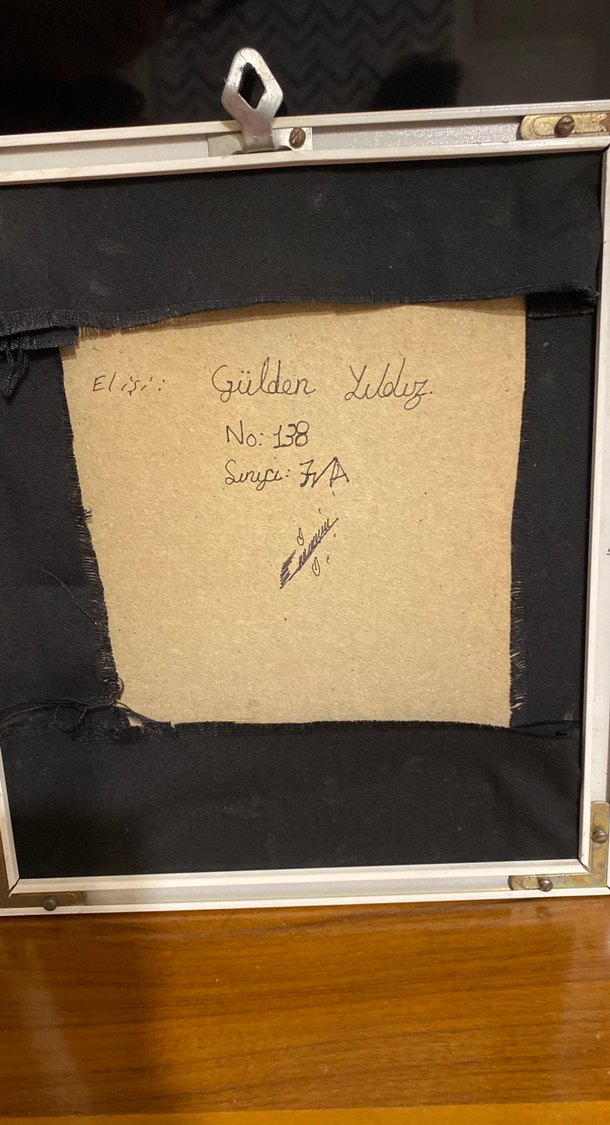 Renkli Çiçek Nakışlı Tablo - Görsel 3