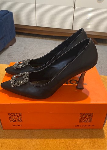 Jorbinol marka Siyah Taşlı Tokalı Yüksek Topuklu Kadın Ayakkabı - Görsel 2