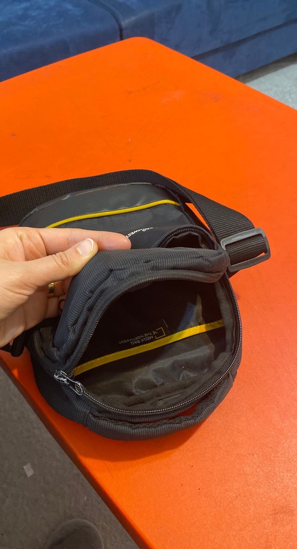 Sarı Baskılı Erkek Çantası - Görsel 3