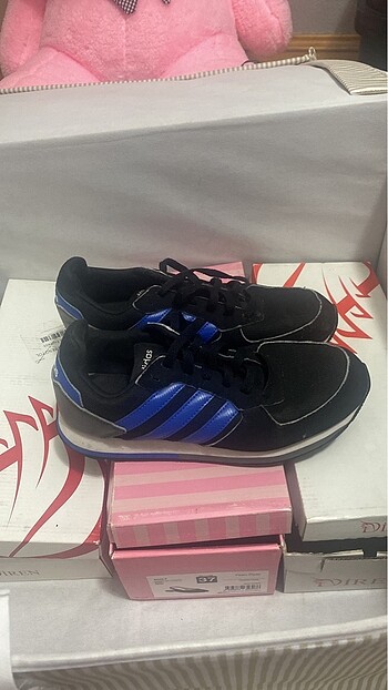 Adidas spor ayakkabı
