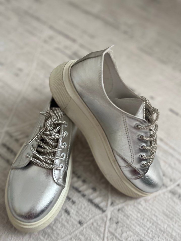 Gri Zincir Detaylı Platform Kadın Spor Ayakkabı - Görsel 3