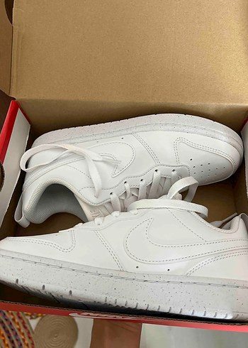 Nike Kadın Beyaz Bağcıklı Blok Topuklu Spor Ayakkabı