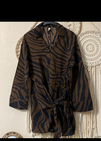 m Beden Kahverengi Zebra Desenli Kuşaklı Tunik elbise