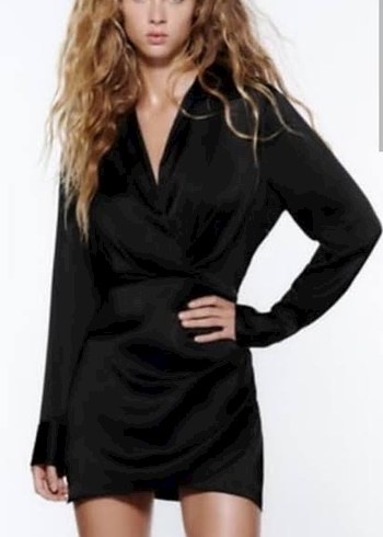 Zara Siyah Drapeli Mini V Yaka Kadın Elbise