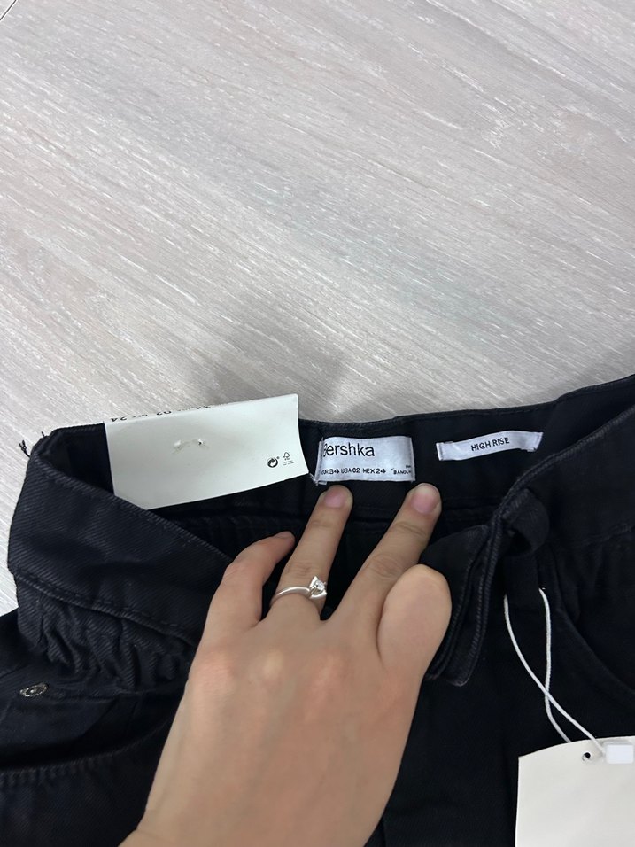 Siyah Kadın Kot Şort - Görsel 2