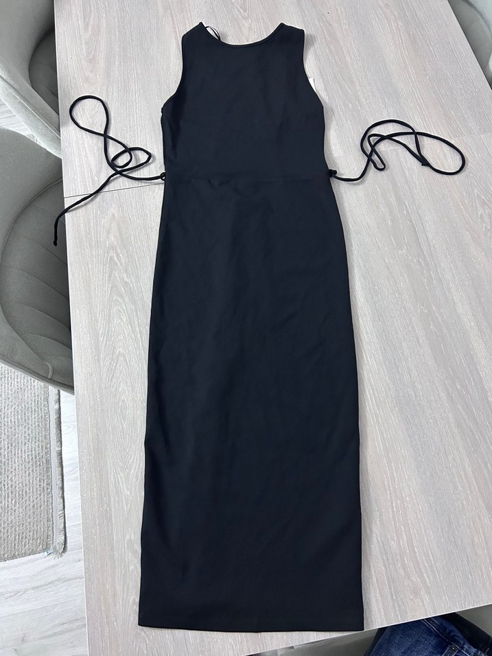 Siyah Kemerli Midi Kolsuz Elbise - Görsel 2