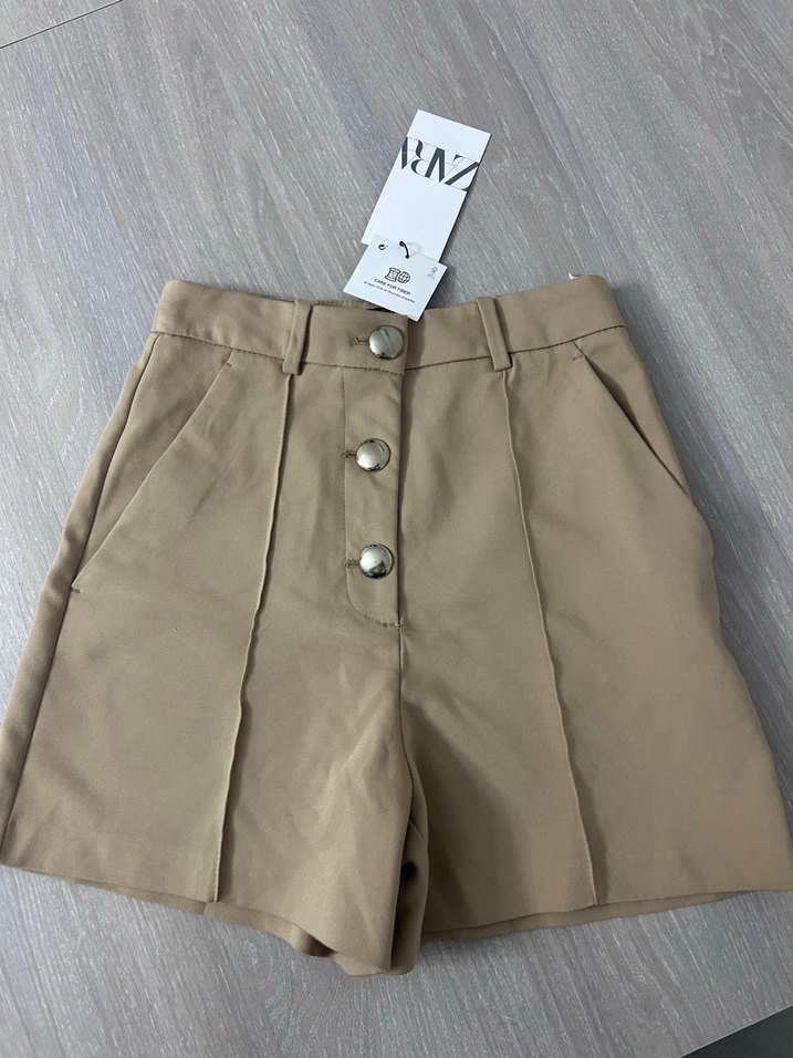 Düğmeli Bej Yüksek Bel Kadın Şort - Görsel 2