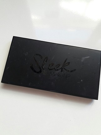 Sleek i-Divine 