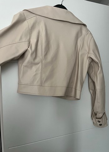 Bej Deri Kısa Kesim Kadın Ceket - Görsel 2