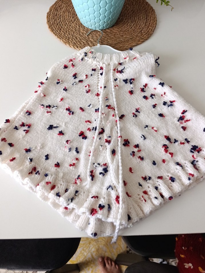 Kız Çocuk Beyaz Çiçek Desenli Örgü Panço - Görsel 2