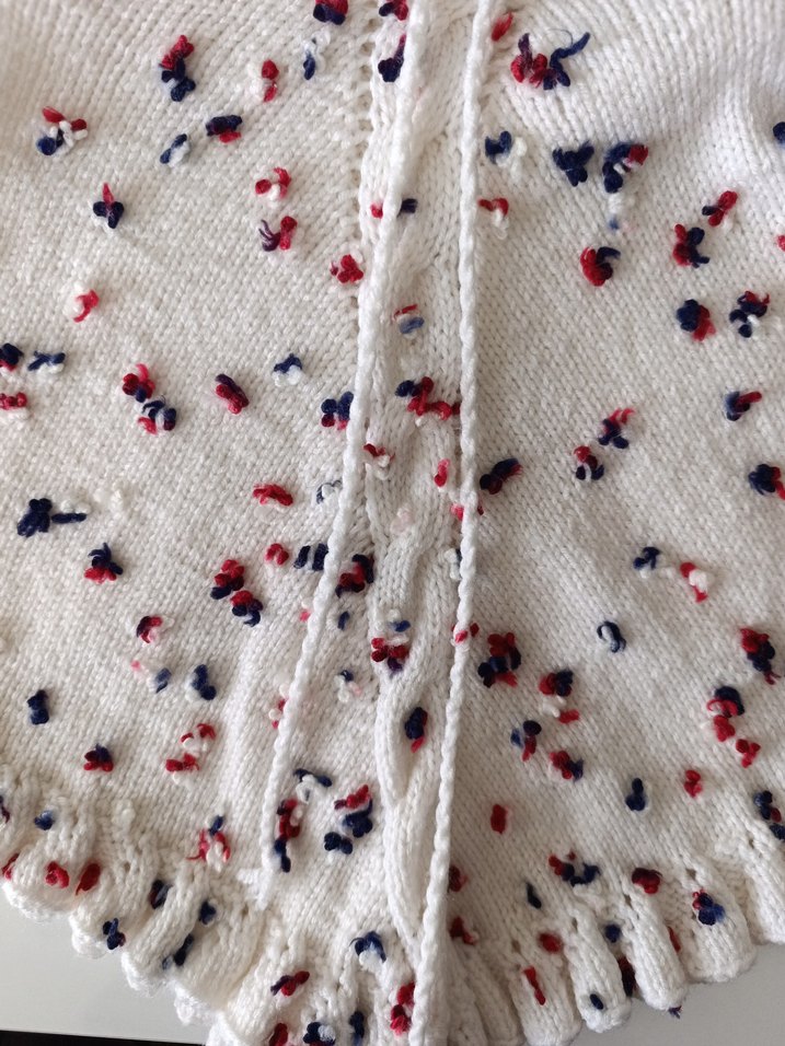 Kız Çocuk Beyaz Çiçek Desenli Örgü Panço - Görsel 3