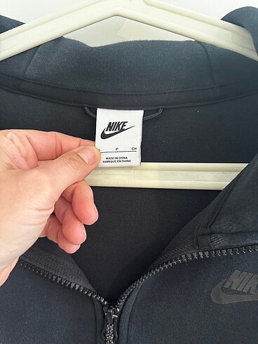 s Beden siyah Renk Nike hırka