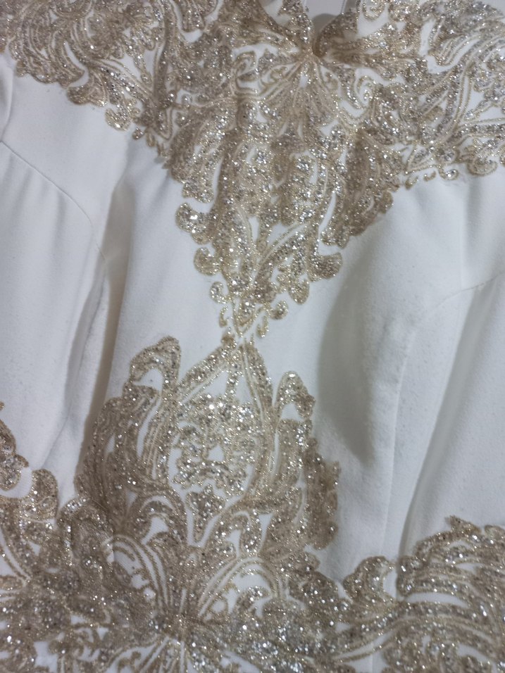 Uzun Kollu İşlemeli Beyaz Vintage Abiye - Görsel 3