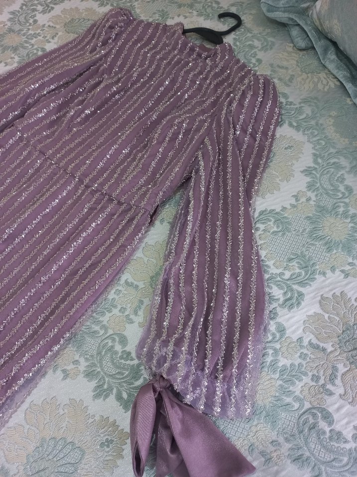 Uzun Kollu Mor Pilili Abiye Elbise - Görsel 5