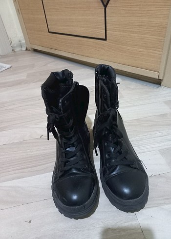 Siyah Parlak Biker Botlar Velcro - Görsel 2