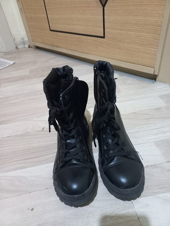 Siyah Parlak Biker Botlar Velcro - Görsel 2