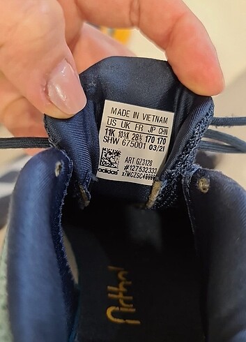 28 Beden lacivert Renk Adidas erkek çocuk spor ayakkabı