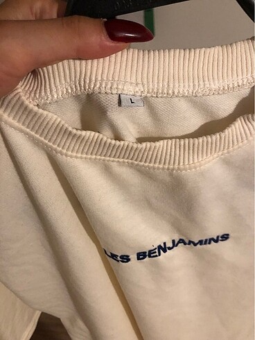 l Beden Less benjamins tshirt
