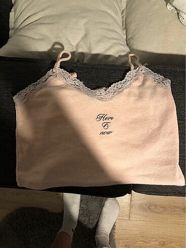 Pembe büstiyer