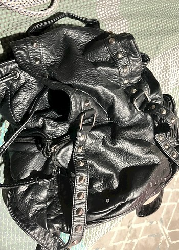 Siyah Yılan Desenli Punk Deri Sırt Çantası