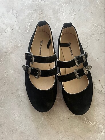 30 Beden siyah Renk 30 numara lcw babet