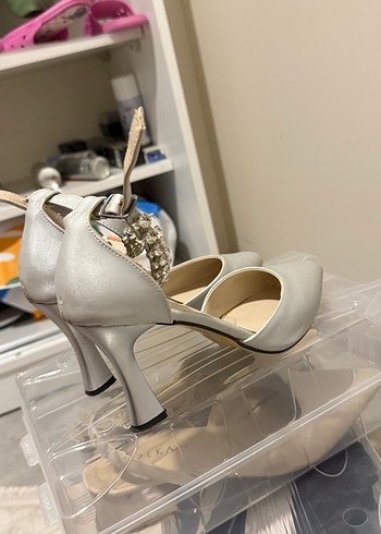 Beyaz Tokalı Stiletto Gelin Ayakkabısı - Görsel 2