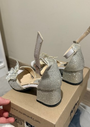 Kelebek Detaylı Beyaz Kız Çocuk Topuklu Ayakkabı - Görsel 2