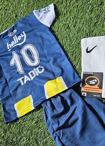8 Yaş Beden YENİ SEZON FENERBAHÇE ÇUBUKLU ÇOCUK TAKIMI