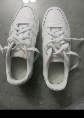 40 Beden beyaz Renk Puma Sneaker 40 numara