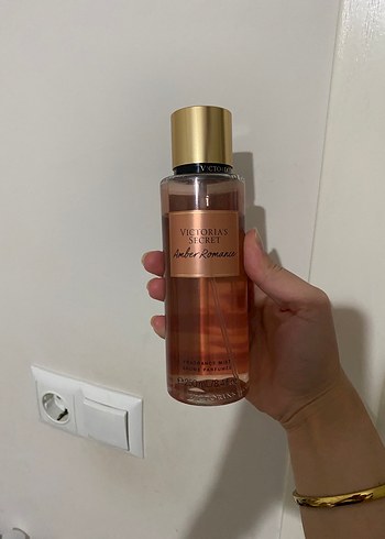 Victoria's Secret Amber Romance Kadın Parfümü