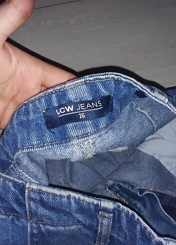 26 Beden mavi Renk Mavi jean pantolon
