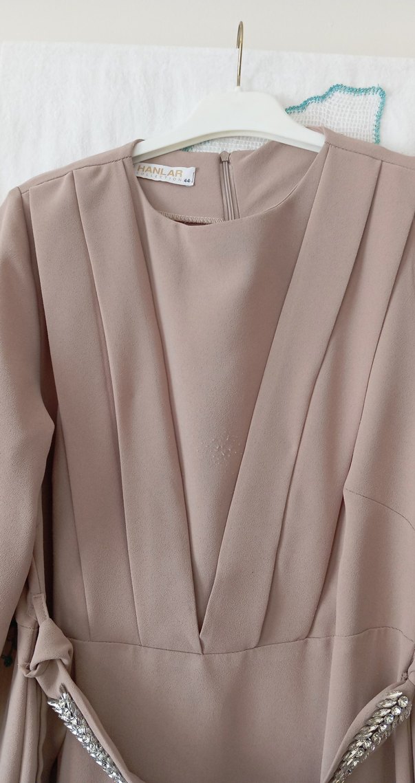 Bej Uzun Drapeli Kadın Elbise - Görsel 4