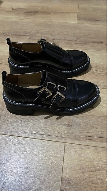 Twist Loafer