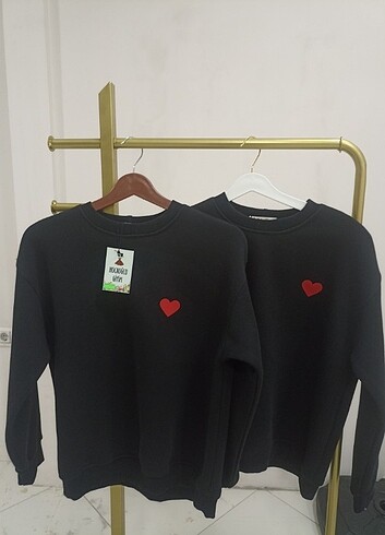 Kalp baskılı sweatshirt