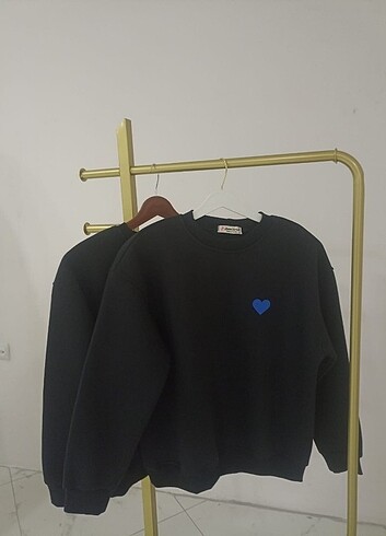 Kalp baskılı sweatshirt