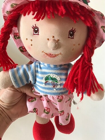 Barbie Çilek kız bebek