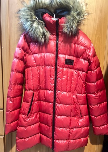 Kürk Detaylı Parlak Kırmızı Kadın Kışlık Mont - Görsel 2