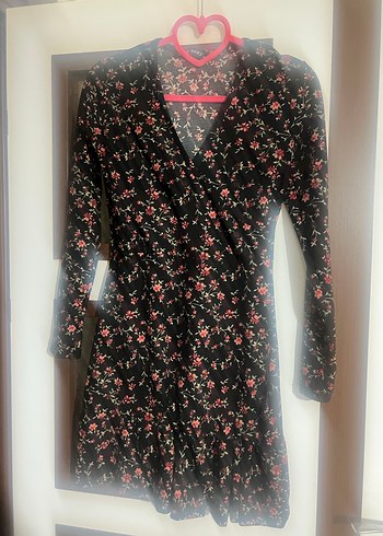 siyah Çiçek Desenli V Yaka Mini Elbise - Görsel 5