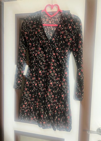 siyah Çiçek Desenli V Yaka Mini Elbise - Görsel 6