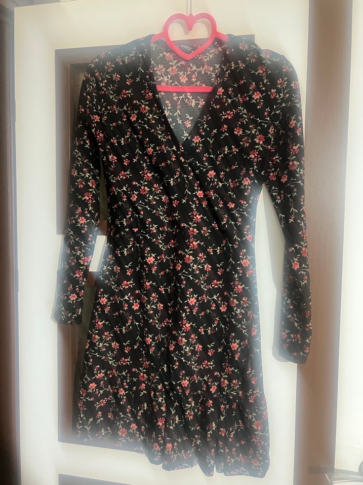 siyah Çiçek Desenli V Yaka Mini Elbise - Görsel 5