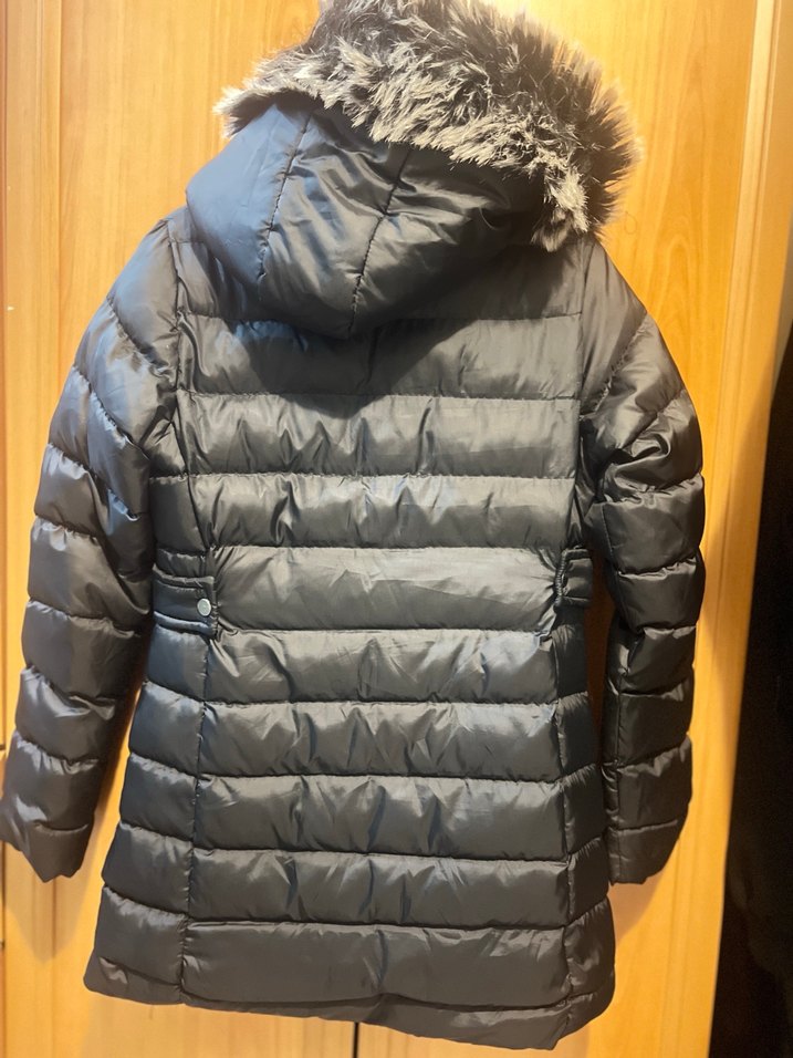 Siyah Kürklü Kadın Kışlık Mont - Görsel 4