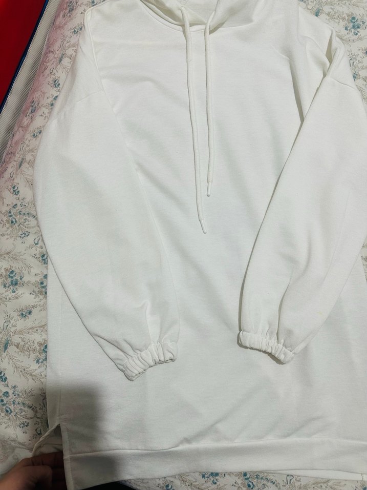 Beyaz krem tonlarında Kapüşonlu Oversize Sweatshirt - Görsel 4