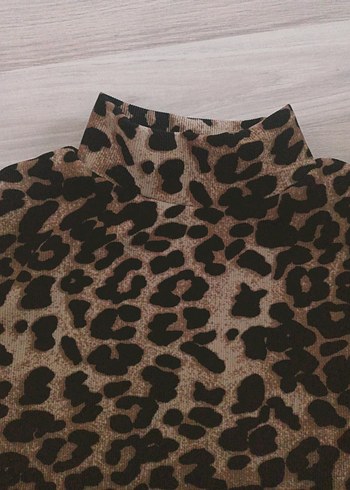 Kahverengi Leopar Desenli Balıkçı Yaka Bluz - Görsel 2