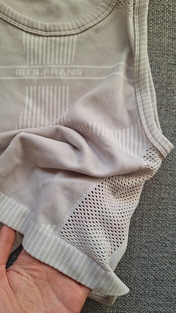 s Beden arkasi detayli crop