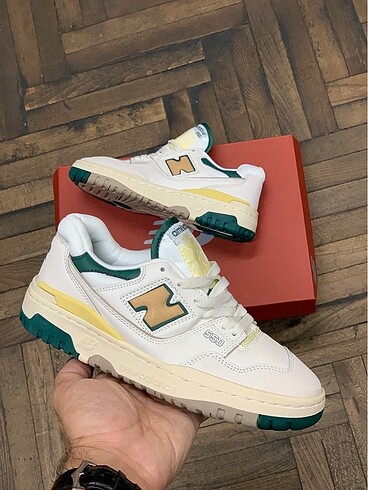 NEW BALANCE 550