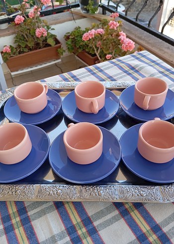 Mavi Tabaklı Pembe Fincan Seti